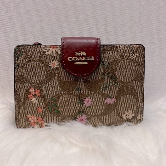 Medium Corner Zip Wallet In Signature Canvas With Wildflower Print - Picture 3 of 14